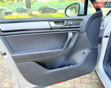 Сірий Фольксваген Туарег, об'ємом двигуна 3.6 л та пробігом 264 тис. км за 13900 $, фото 30 на Automoto.ua