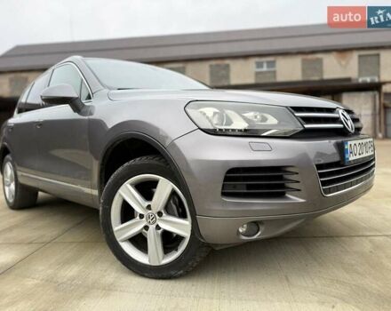 Серый Фольксваген Туарег, объемом двигателя 2.97 л и пробегом 352 тыс. км за 16300 $, фото 9 на Automoto.ua