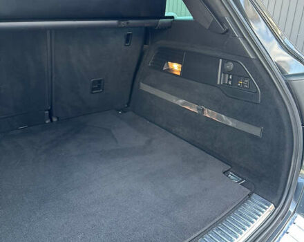 Сірий Фольксваген Туарег, об'ємом двигуна 2.97 л та пробігом 254 тис. км за 21000 $, фото 29 на Automoto.ua