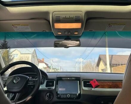 Серый Фольксваген Туарег, объемом двигателя 2.97 л и пробегом 195 тыс. км за 16500 $, фото 12 на Automoto.ua