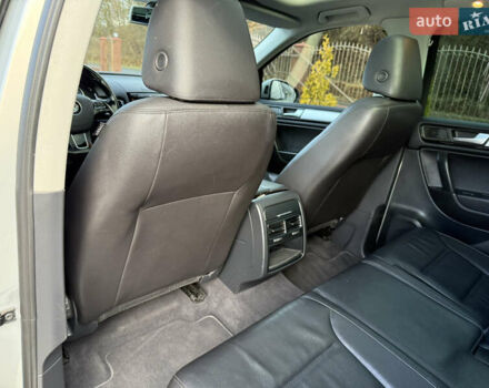 Серый Фольксваген Туарег, объемом двигателя 3 л и пробегом 230 тыс. км за 21900 $, фото 35 на Automoto.ua