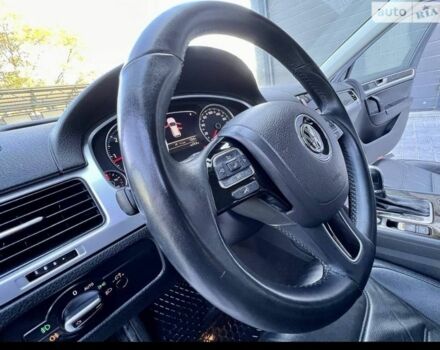 Серый Фольксваген Туарег, объемом двигателя 3 л и пробегом 298 тыс. км за 17000 $, фото 13 на Automoto.ua