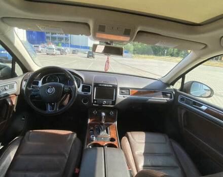 Серый Фольксваген Туарег, объемом двигателя 3 л и пробегом 290 тыс. км за 19500 $, фото 31 на Automoto.ua