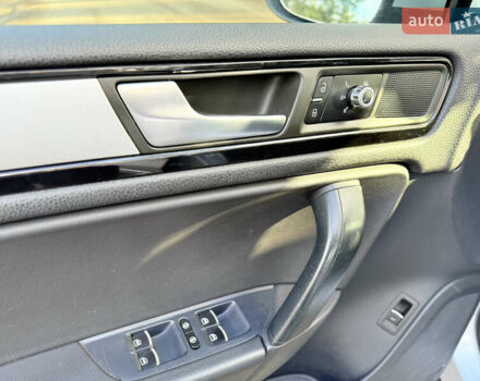 Сірий Фольксваген Туарег, об'ємом двигуна 3.6 л та пробігом 225 тис. км за 12500 $, фото 38 на Automoto.ua