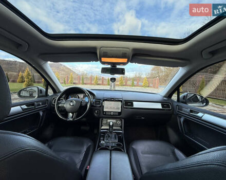 Серый Фольксваген Туарег, объемом двигателя 3 л и пробегом 230 тыс. км за 21900 $, фото 44 на Automoto.ua