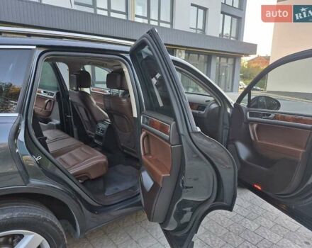 Серый Фольксваген Туарег, объемом двигателя 2.97 л и пробегом 248 тыс. км за 16500 $, фото 38 на Automoto.ua