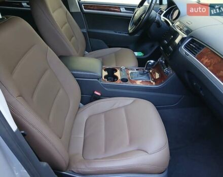 Сірий Фольксваген Туарег, об'ємом двигуна 2.97 л та пробігом 181 тис. км за 18999 $, фото 11 на Automoto.ua