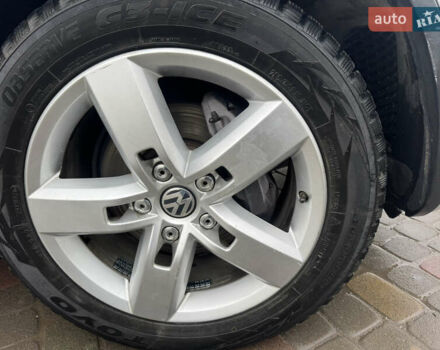 Серый Фольксваген Туарег, объемом двигателя 2.97 л и пробегом 345 тыс. км за 16900 $, фото 24 на Automoto.ua