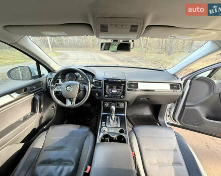 Сірий Фольксваген Туарег, об'ємом двигуна 3.6 л та пробігом 225 тис. км за 12500 $, фото 43 на Automoto.ua