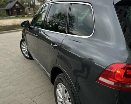 Серый Фольксваген Туарег, объемом двигателя 2.97 л и пробегом 210 тыс. км за 18500 $, фото 7 на Automoto.ua