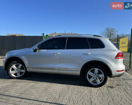 Серый Фольксваген Туарег, объемом двигателя 2.97 л и пробегом 252 тыс. км за 17550 $, фото 1 на Automoto.ua