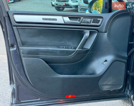 Сірий Фольксваген Туарег, об'ємом двигуна 3 л та пробігом 222 тис. км за 21290 $, фото 13 на Automoto.ua