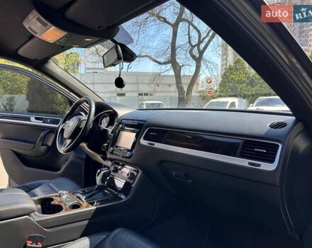 Серый Фольксваген Туарег, объемом двигателя 2.97 л и пробегом 179 тыс. км за 16900 $, фото 10 на Automoto.ua