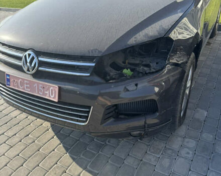 Сірий Фольксваген Туарег, об'ємом двигуна 3 л та пробігом 201 тис. км за 13500 $, фото 3 на Automoto.ua