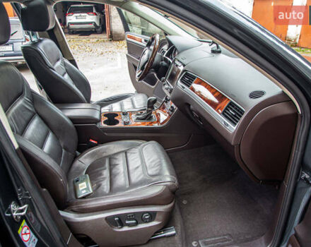 Сірий Фольксваген Туарег, об'ємом двигуна 2.97 л та пробігом 267 тис. км за 21499 $, фото 13 на Automoto.ua