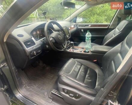 Сірий Фольксваген Туарег, об'ємом двигуна 2.97 л та пробігом 286 тис. км за 18700 $, фото 5 на Automoto.ua