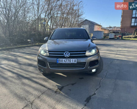 Сірий Фольксваген Туарег, об'ємом двигуна 2.97 л та пробігом 372 тис. км за 18000 $, фото 28 на Automoto.ua
