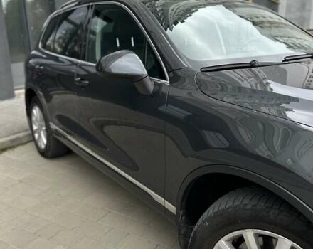 Серый Фольксваген Туарег, объемом двигателя 2.97 л и пробегом 210 тыс. км за 18500 $, фото 4 на Automoto.ua