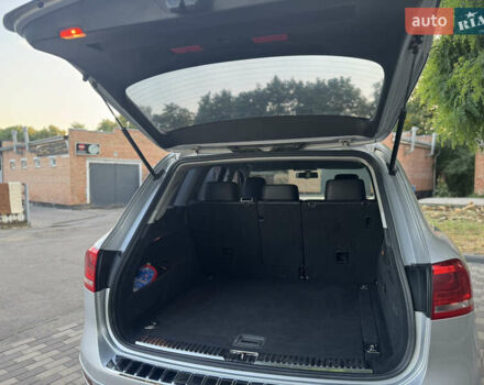 Серый Фольксваген Туарег, объемом двигателя 2.97 л и пробегом 340 тыс. км за 15900 $, фото 30 на Automoto.ua