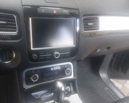 Серый Фольксваген Туарег, объемом двигателя 2.97 л и пробегом 289 тыс. км за 20500 $, фото 8 на Automoto.ua