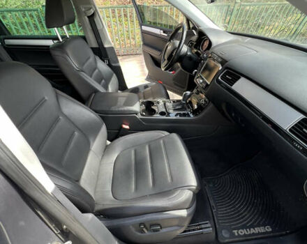 Сірий Фольксваген Туарег, об'ємом двигуна 3 л та пробігом 201 тис. км за 13500 $, фото 11 на Automoto.ua