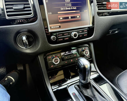 Серый Фольксваген Туарег, объемом двигателя 3 л и пробегом 230 тыс. км за 21900 $, фото 22 на Automoto.ua