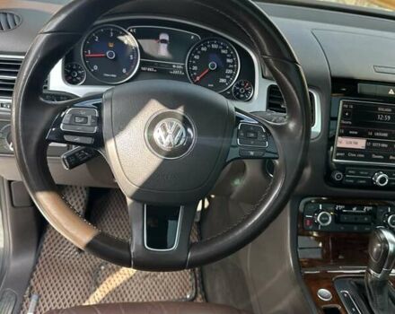 Серый Фольксваген Туарег, объемом двигателя 2.97 л и пробегом 195 тыс. км за 16500 $, фото 11 на Automoto.ua