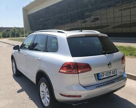 Серый Фольксваген Туарег, объемом двигателя 3 л и пробегом 280 тыс. км за 22500 $, фото 2 на Automoto.ua