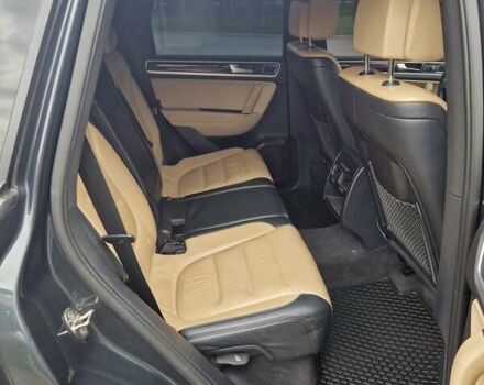 Сірий Фольксваген Туарег, об'ємом двигуна 3 л та пробігом 137 тис. км за 25900 $, фото 14 на Automoto.ua