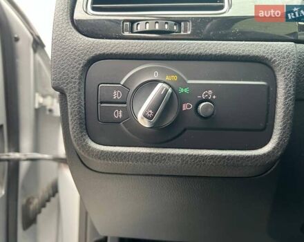 Серый Фольксваген Туарег, объемом двигателя 2.97 л и пробегом 223 тыс. км за 20490 $, фото 13 на Automoto.ua