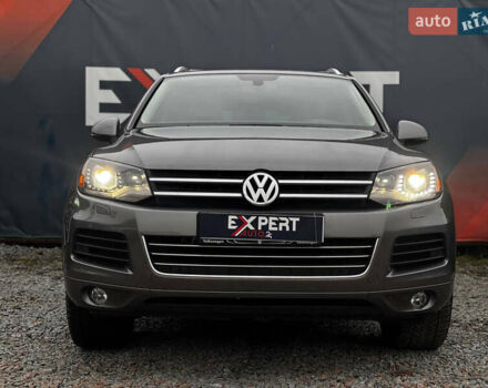 Сірий Фольксваген Туарег, об'ємом двигуна 2.97 л та пробігом 250 тис. км за 21500 $, фото 1 на Automoto.ua