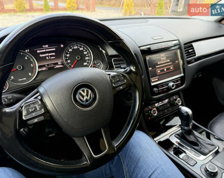 Серый Фольксваген Туарег, объемом двигателя 3 л и пробегом 230 тыс. км за 21900 $, фото 28 на Automoto.ua