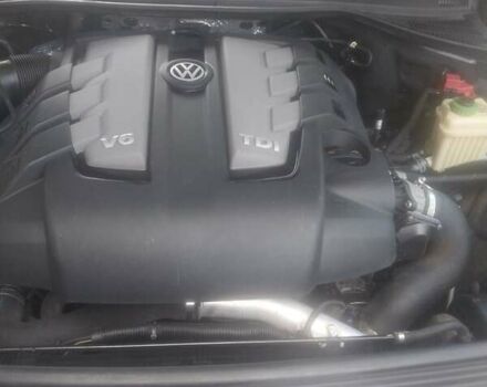 Серый Фольксваген Туарег, объемом двигателя 2.97 л и пробегом 289 тыс. км за 20500 $, фото 12 на Automoto.ua