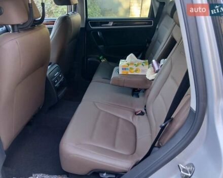 Сірий Фольксваген Туарег, об'ємом двигуна 2.97 л та пробігом 181 тис. км за 18999 $, фото 17 на Automoto.ua