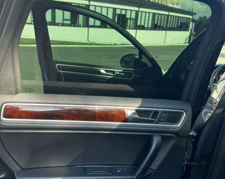 Сірий Фольксваген Туарег, об'ємом двигуна 3 л та пробігом 290 тис. км за 16300 $, фото 9 на Automoto.ua