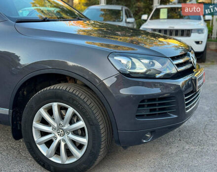 Сірий Фольксваген Туарег, об'ємом двигуна 3 л та пробігом 222 тис. км за 21290 $, фото 4 на Automoto.ua