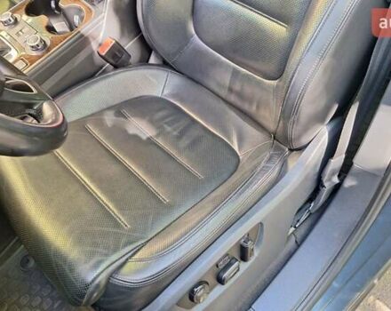 Серый Фольксваген Туарег, объемом двигателя 3 л и пробегом 235 тыс. км за 25000 $, фото 15 на Automoto.ua