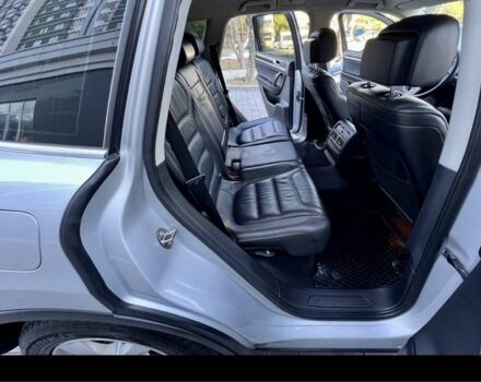 Серый Фольксваген Туарег, объемом двигателя 3 л и пробегом 298 тыс. км за 17000 $, фото 9 на Automoto.ua