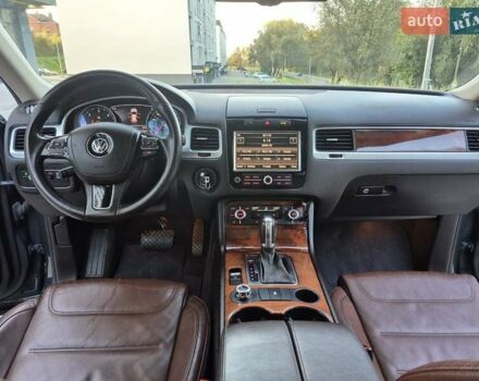 Серый Фольксваген Туарег, объемом двигателя 2.97 л и пробегом 248 тыс. км за 16500 $, фото 32 на Automoto.ua