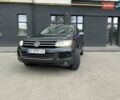 Серый Фольксваген Туарег, объемом двигателя 2.97 л и пробегом 210 тыс. км за 18500 $, фото 18 на Automoto.ua