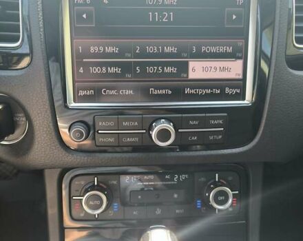 Серый Фольксваген Туарег, объемом двигателя 3 л и пробегом 280 тыс. км за 22500 $, фото 20 на Automoto.ua