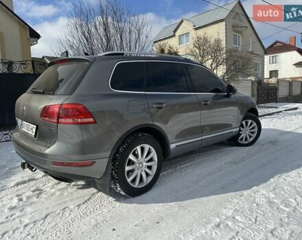 Серый Фольксваген Туарег, объемом двигателя 2.97 л и пробегом 195 тыс. км за 16500 $, фото 5 на Automoto.ua