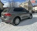 Серый Фольксваген Туарег, объемом двигателя 2.97 л и пробегом 195 тыс. км за 16500 $, фото 5 на Automoto.ua