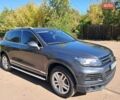 Серый Фольксваген Туарег, объемом двигателя 2.97 л и пробегом 240 тыс. км за 17800 $, фото 5 на Automoto.ua