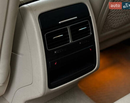Сірий Фольксваген Туарег, об'ємом двигуна 2.97 л та пробігом 250 тис. км за 21500 $, фото 26 на Automoto.ua