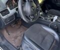Серый Фольксваген Туарег, объемом двигателя 3 л и пробегом 222 тыс. км за 18000 $, фото 5 на Automoto.ua