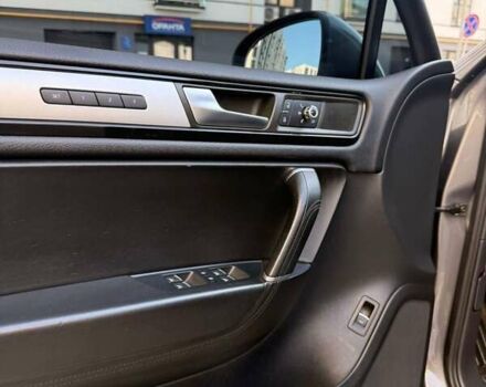 Серый Фольксваген Туарег, объемом двигателя 3 л и пробегом 267 тыс. км за 18800 $, фото 22 на Automoto.ua