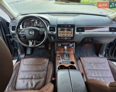 Серый Фольксваген Туарег, объемом двигателя 2.97 л и пробегом 248 тыс. км за 16500 $, фото 33 на Automoto.ua