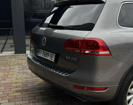 Серый Фольксваген Туарег, объемом двигателя 2.97 л и пробегом 360 тыс. км за 17500 $, фото 7 на Automoto.ua