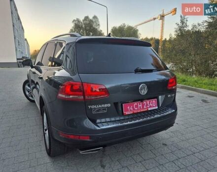 Серый Фольксваген Туарег, объемом двигателя 2.97 л и пробегом 248 тыс. км за 16500 $, фото 5 на Automoto.ua